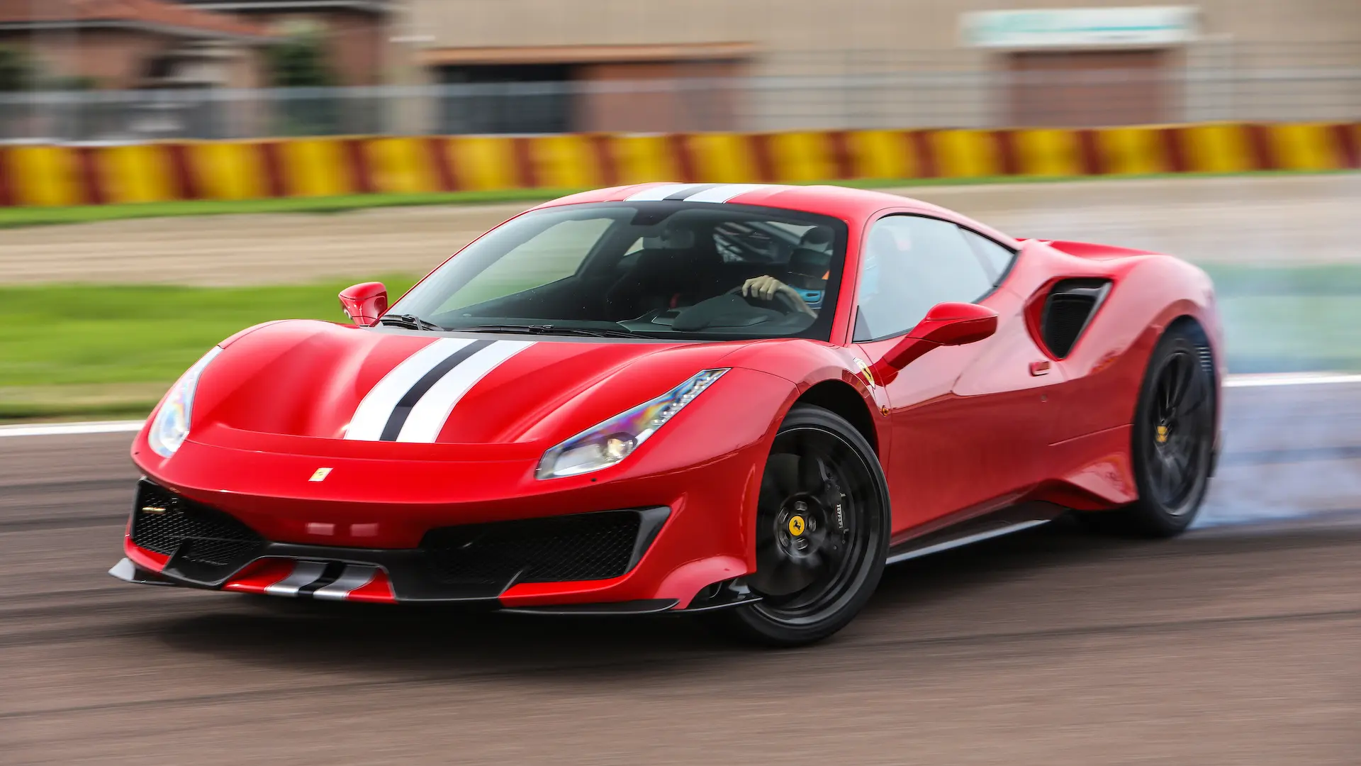 Ferrari F488 F488 Pista 1
