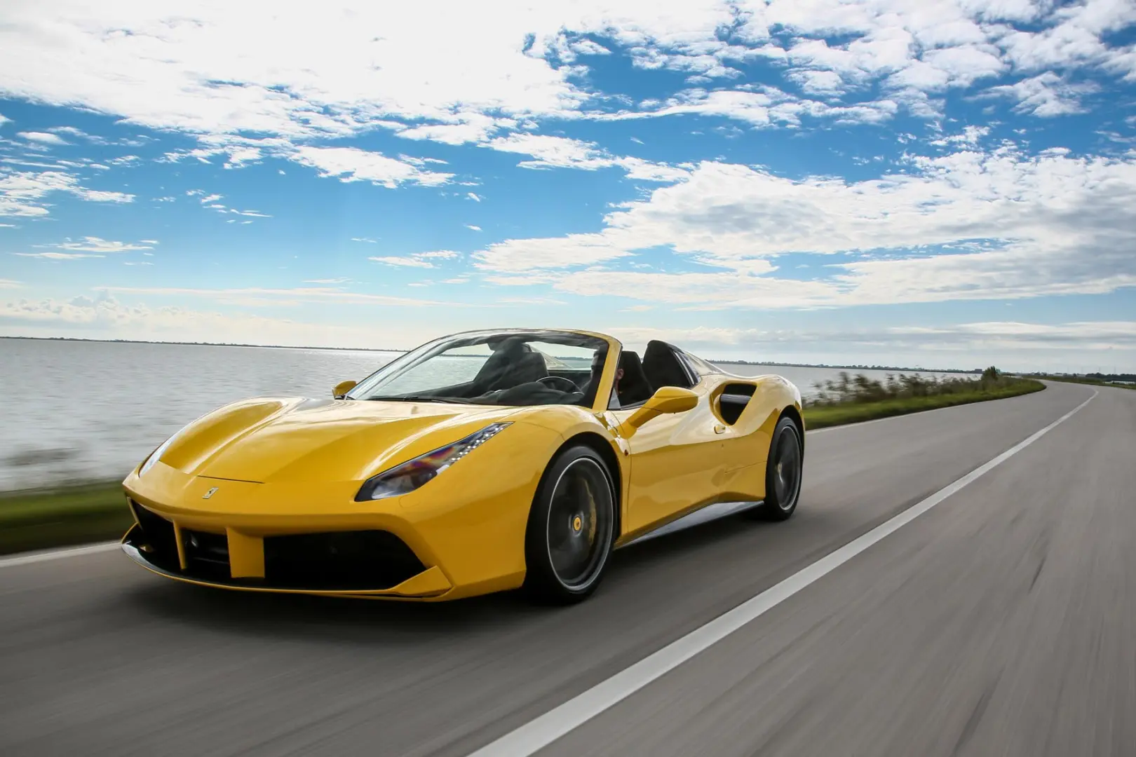 Ferrari F488 F488 Spider 4