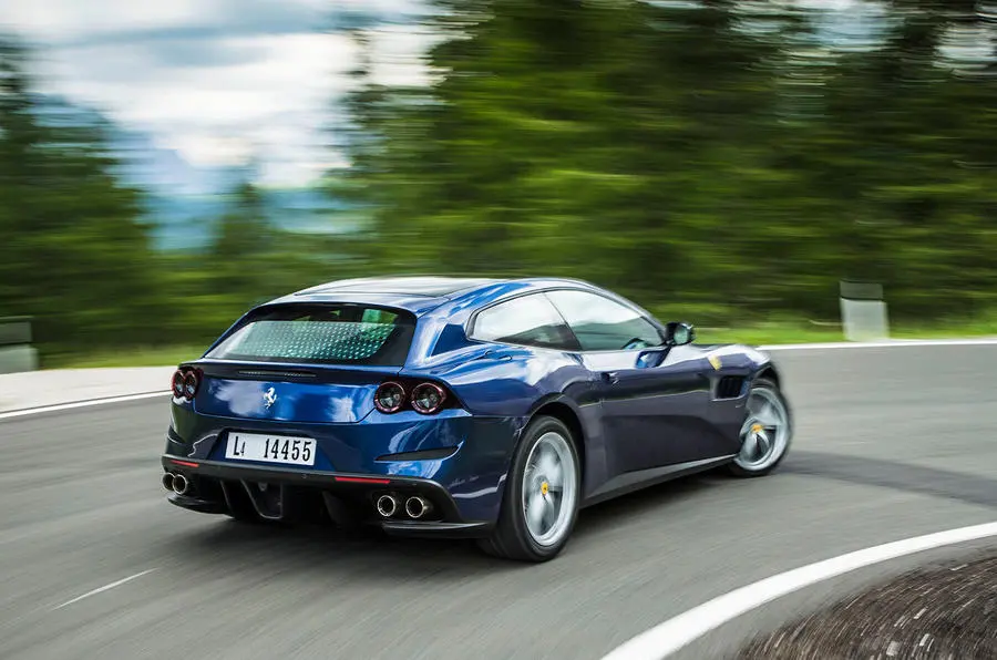 Ferrari  GTC4 Lusso 6.3 6