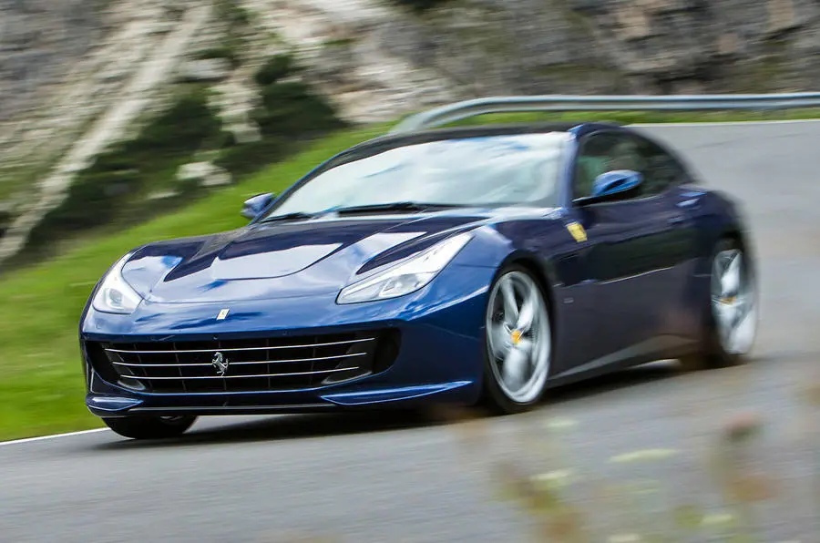 Ferrari  GTC4 Lusso 6.3 3