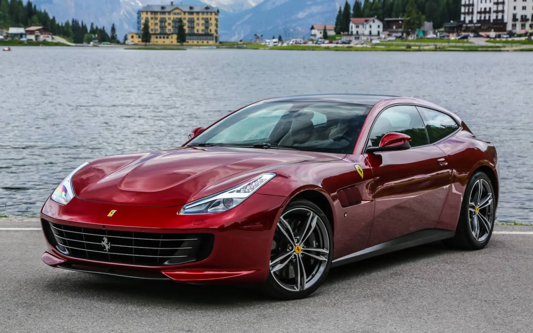 Ferrari  GTC4 Lusso 6.3 0