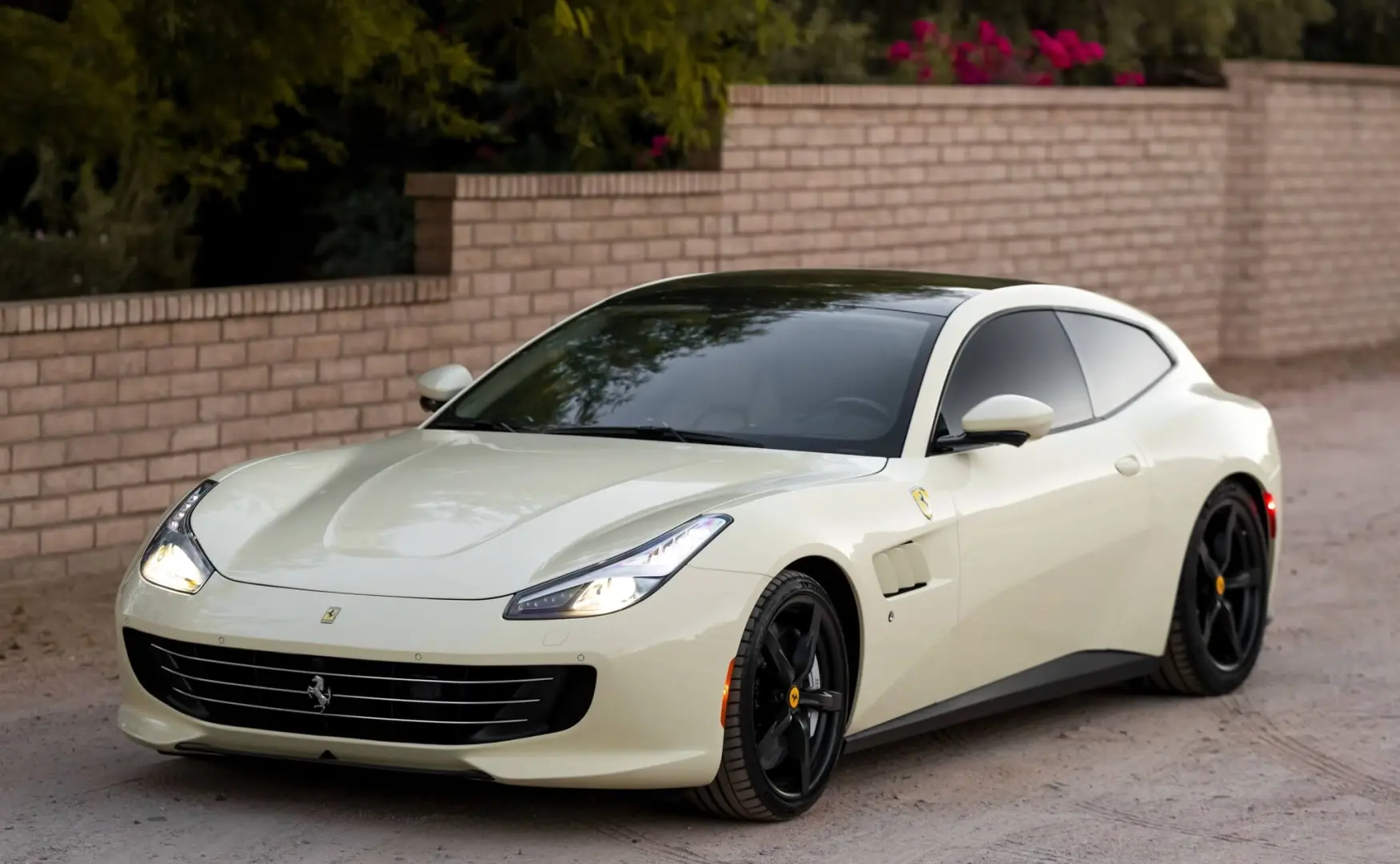 Ferrari  GTC4 Lusso T 3.9 2