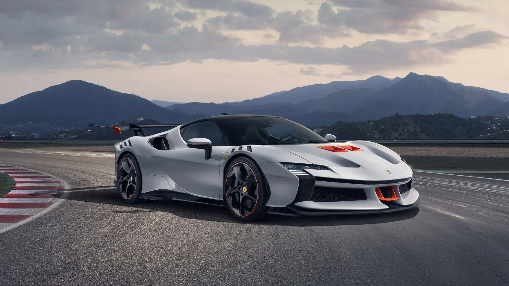 Ferrari SF90 SF90 4.0 V8 Phev Stradale  0