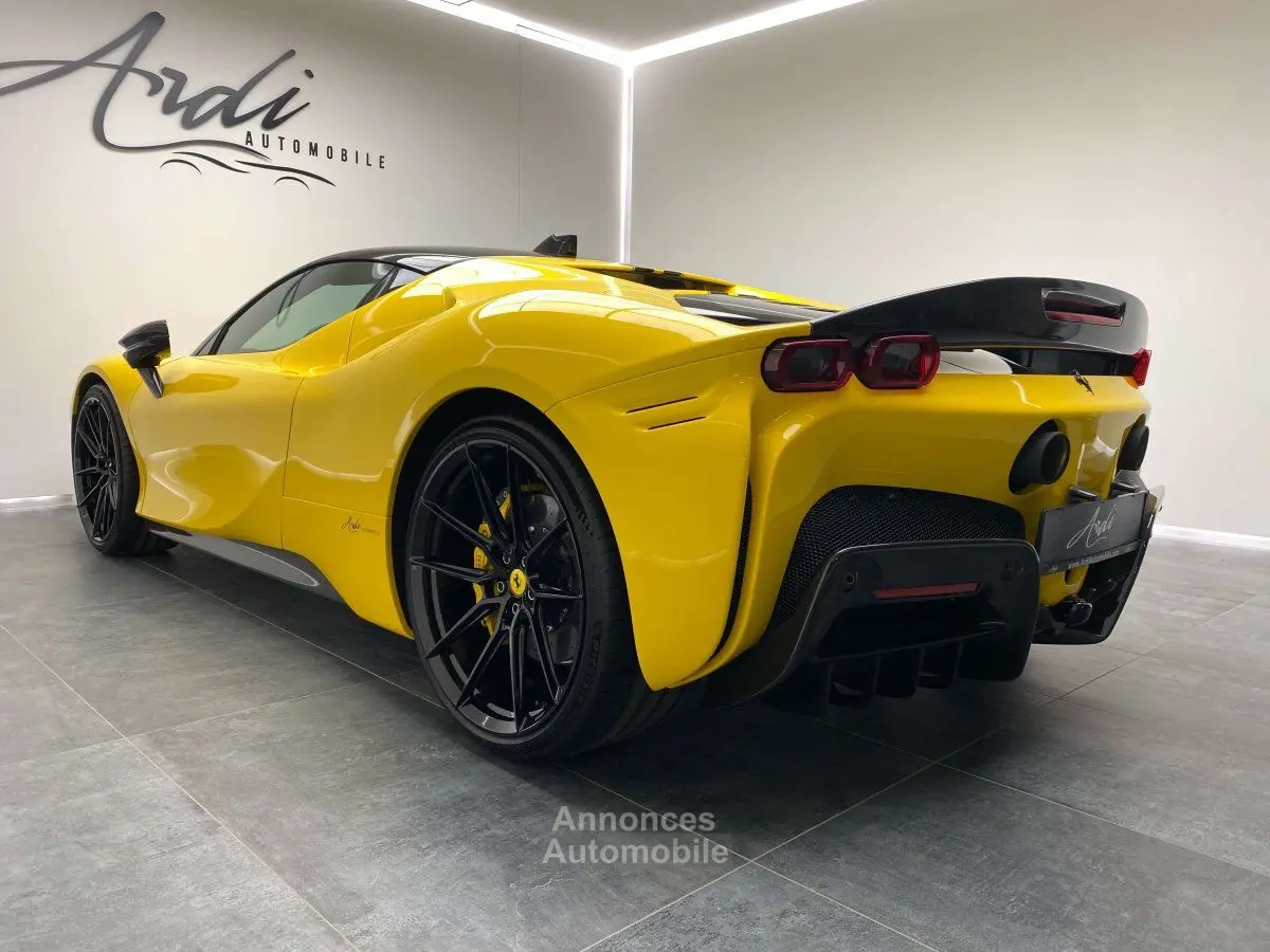 Ferrari SF90 SF90 4.0 V8 Phev Stradale  4
