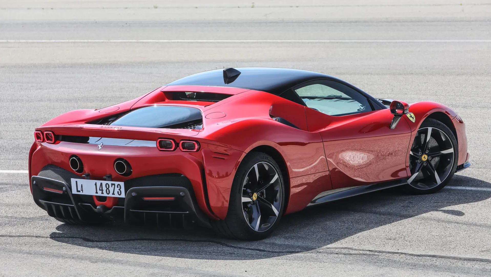 Ferrari SF90 SF90 Stradale 4.0 5