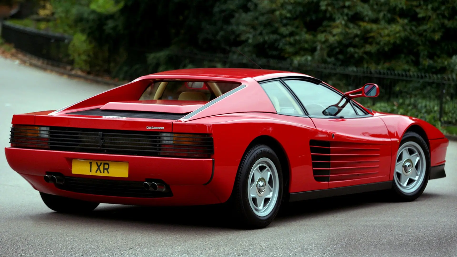 Ferrari  Testarossa 4.9i V12 1