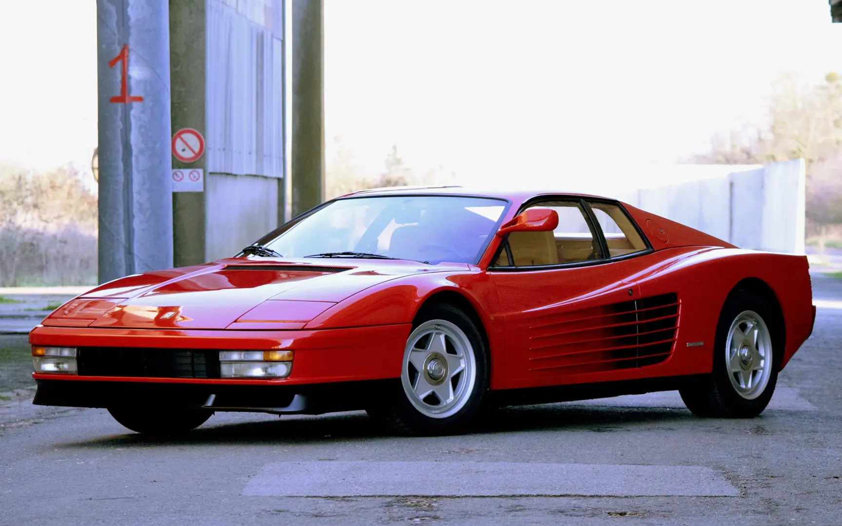 Ferrari  Testarossa 4.9i V12 7