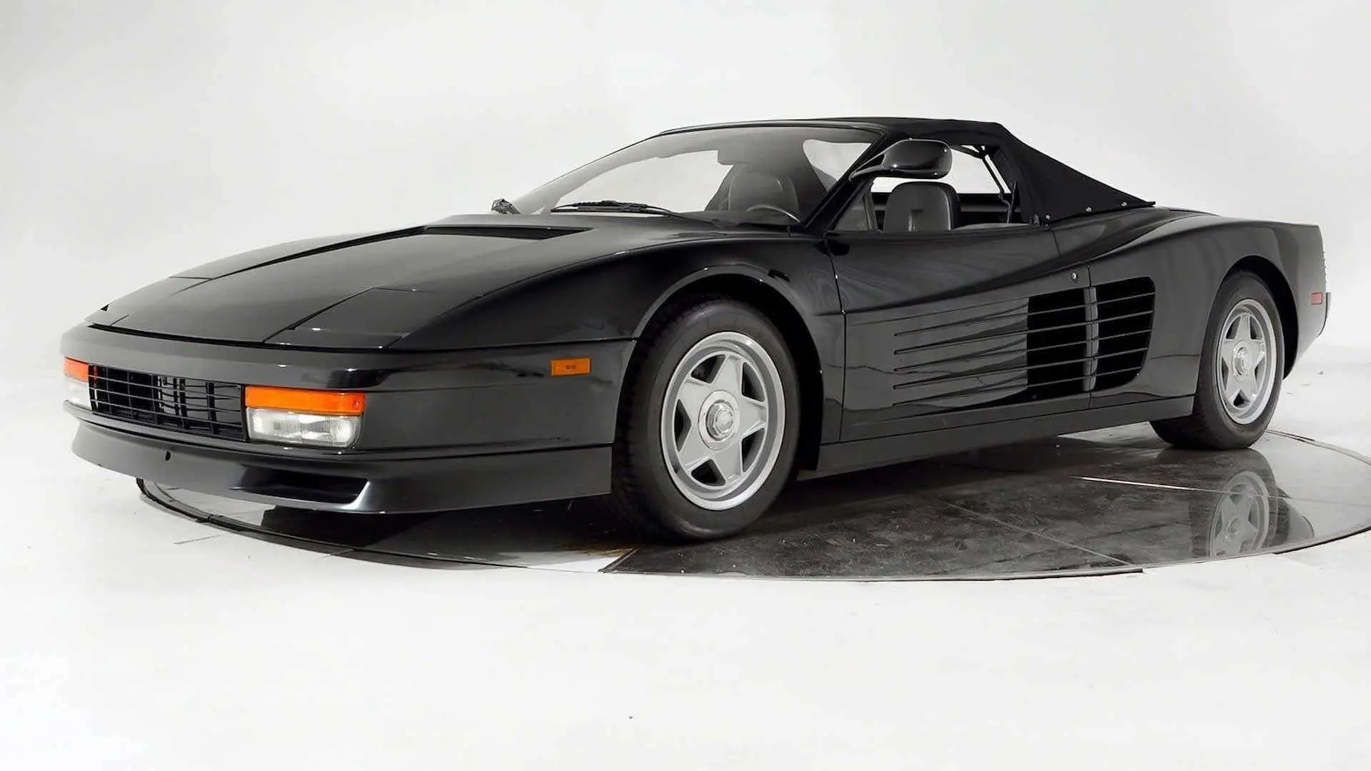 Ferrari  Testarossa 4.9i V12 3