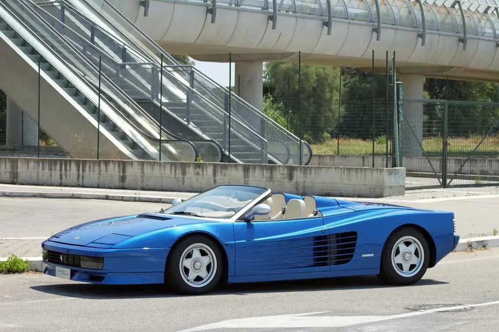 Ferrari  Testarossa 4.9i V12 4