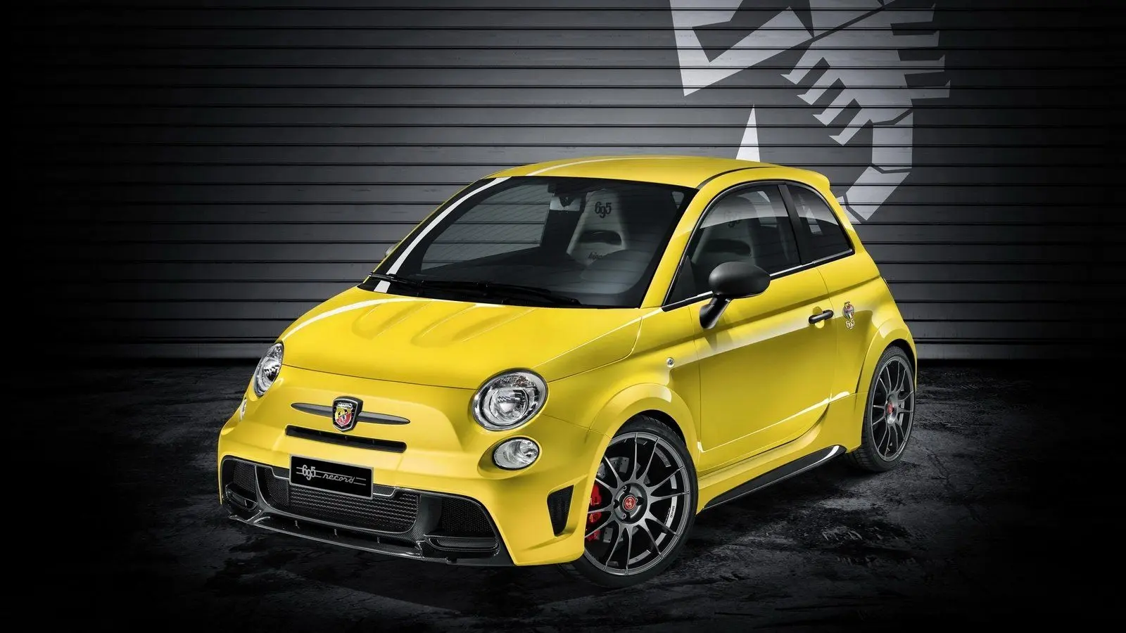 Fiat  500 Abarth 695 Biposto 0