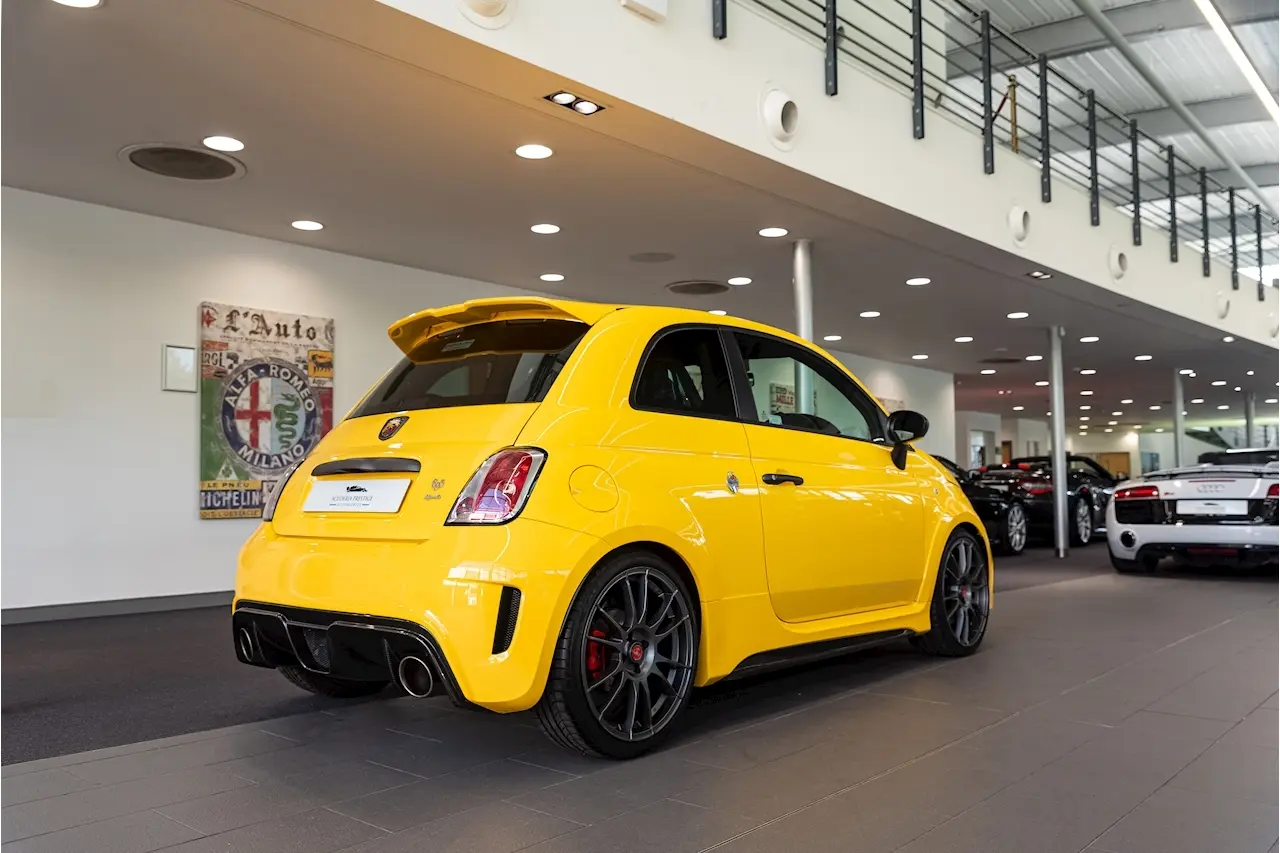 Fiat  500 Abarth 695 Biposto 5