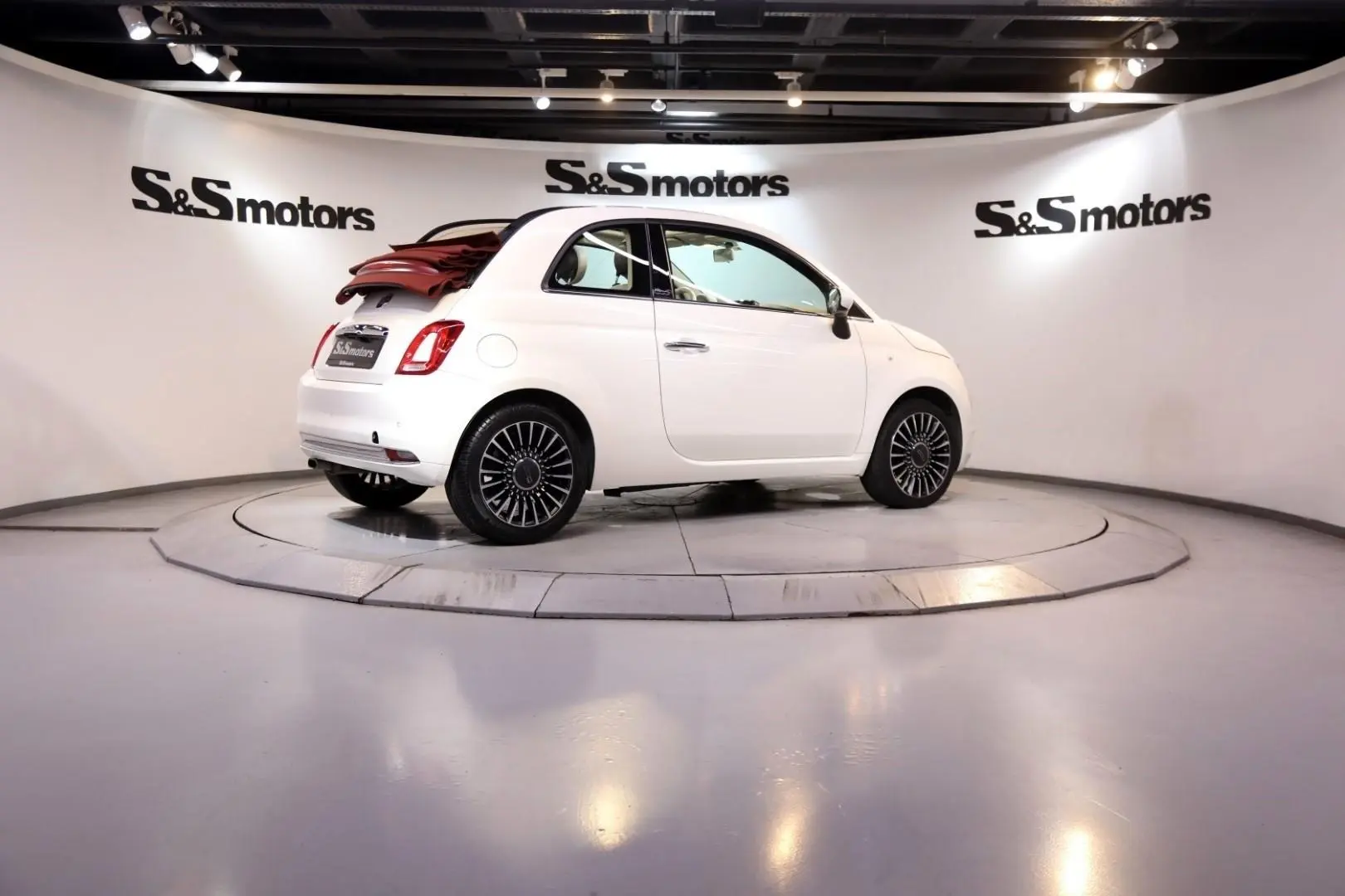 Fiat  500 C 1.2 8V Lounge Dualogic 2
