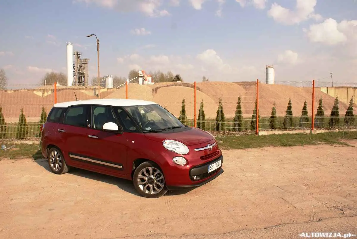 Fiat  500 L Living 1.6 MultiJet Lounge 4