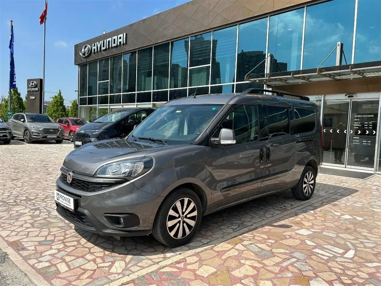 Fiat Doblo Combi Doblo Combi 1.6 MultiJet Premio Plus Gri/Black 2