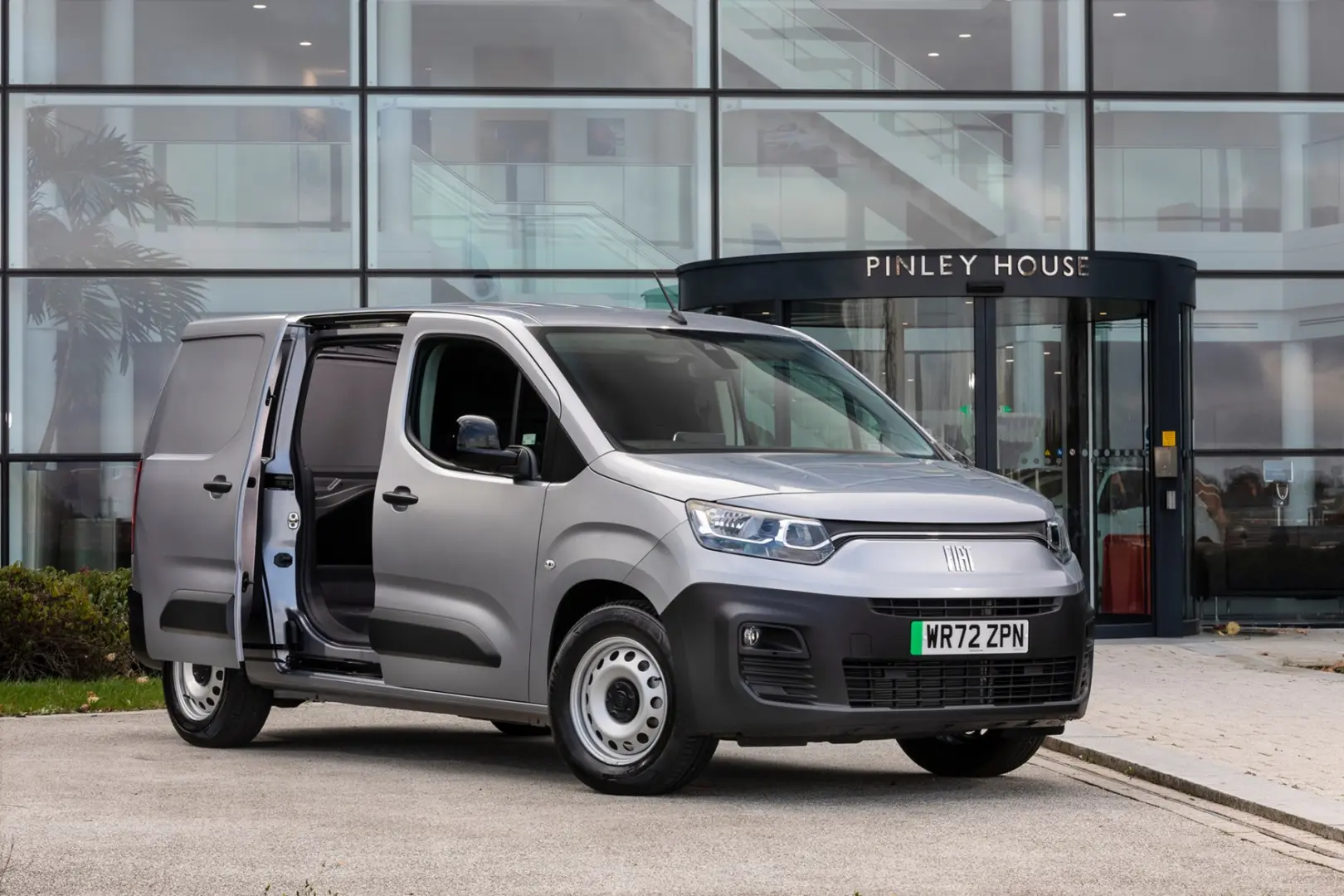 Fiat  E-Doblo Panorama Premio Plus 100 Kw 2