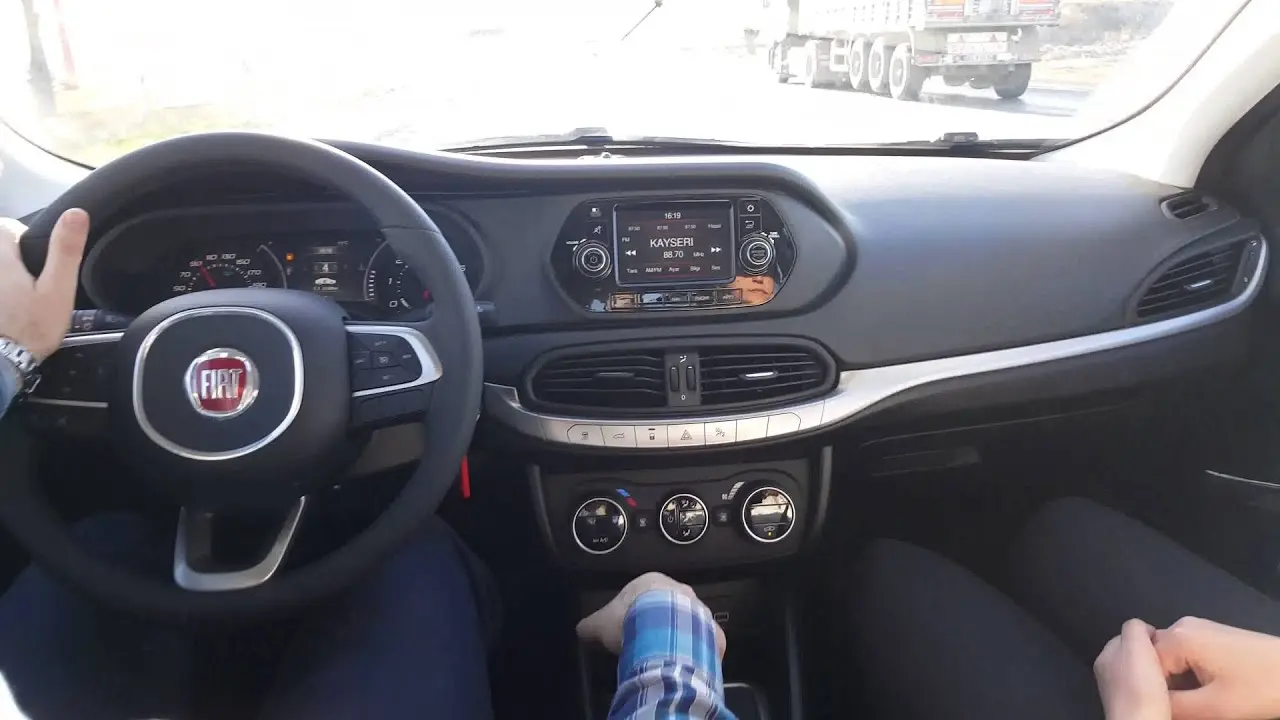 Fiat Egea Egea 1.6 E-Torq Lounge Plus 4