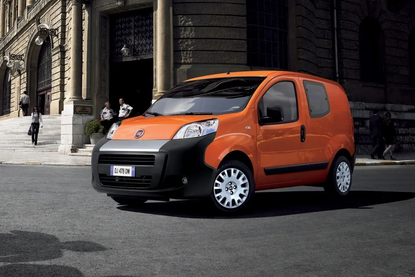Fiat Fiorino Combi Fiorino Combi 1.3 MultiJet Dynamic Comfortmatic 5