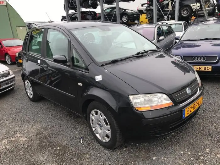 Fiat Idea Idea 1.4 16V Dynamic Plus 3