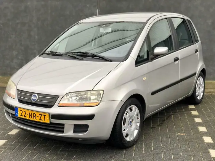 Fiat Idea Idea 1.4 16V Dynamic 4