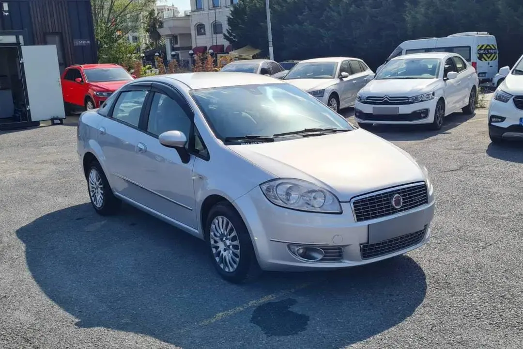 Fiat Linea Linea 1.3 MultiJet Dynamic Dualogic 3