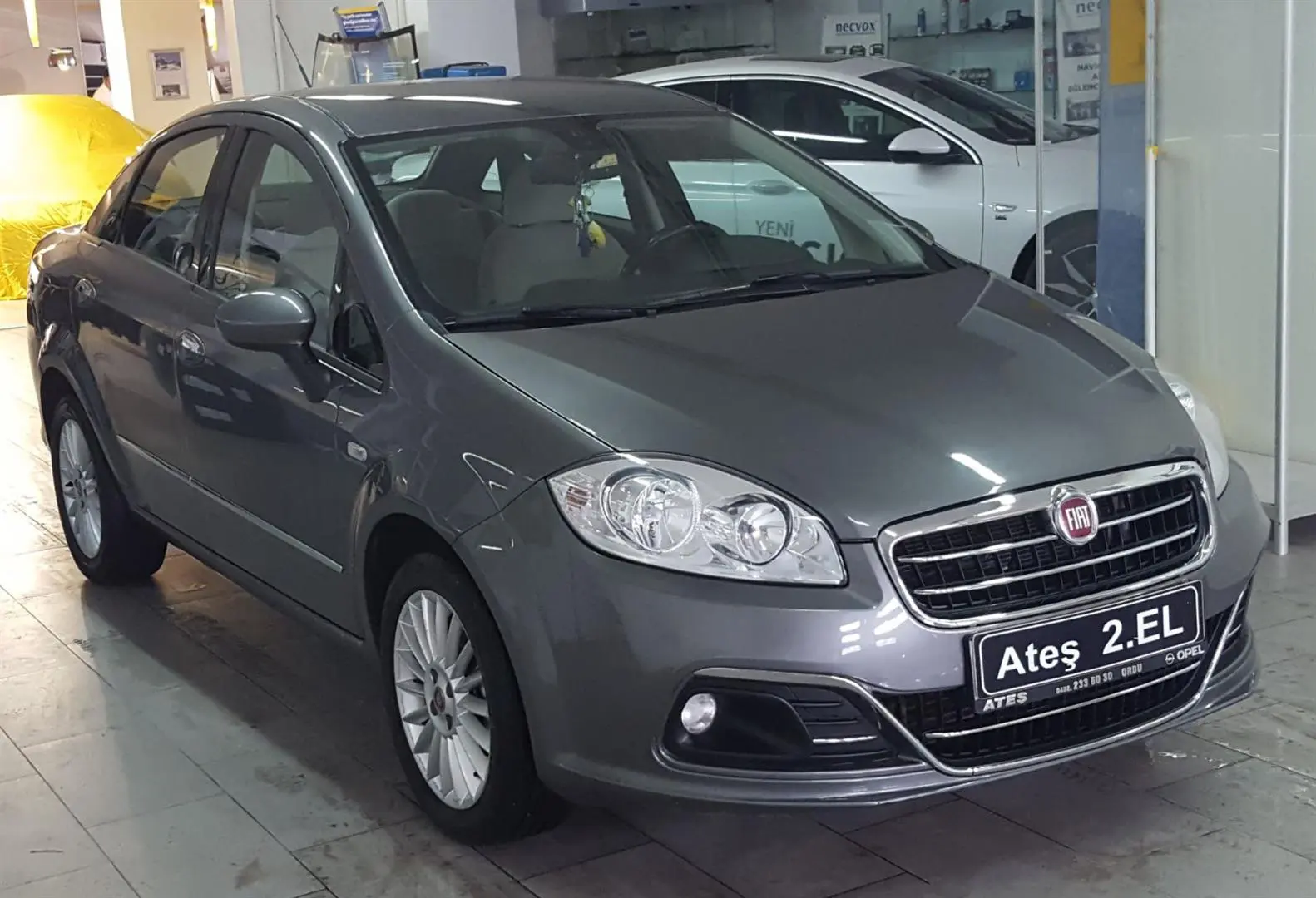 Fiat Linea Linea 1.3 MultiJet Lounge GSR 4