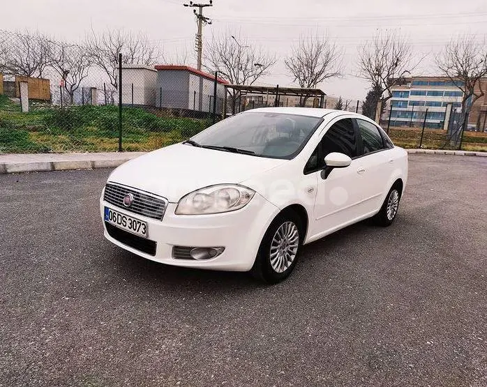 Fiat Linea Linea 1.3 MultiJet Pop 4