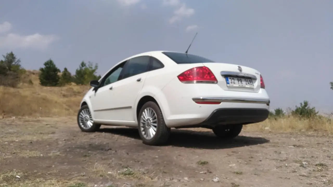 Fiat Linea Linea 1.6 MultiJet Lounge 5