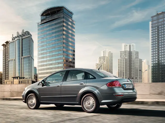Fiat Linea Linea 1.6 MultiJet Lounge 6