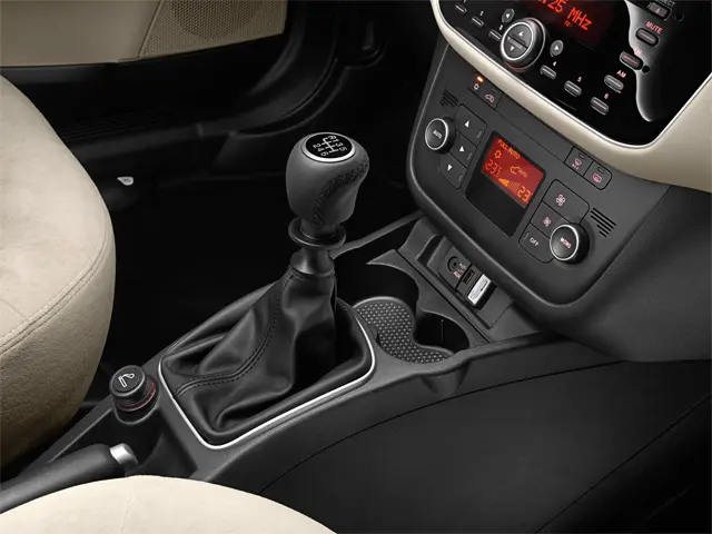 Fiat Linea Linea 1.6 MultiJet Lounge 6