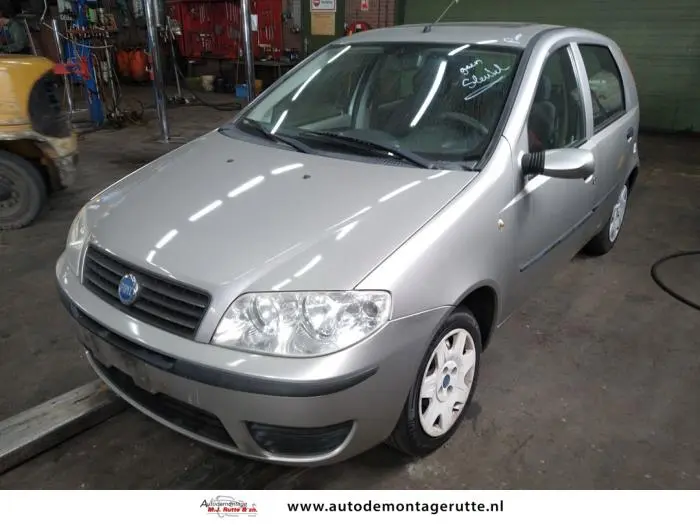 Fiat Punto Punto 1.4 16V Dynamic 2