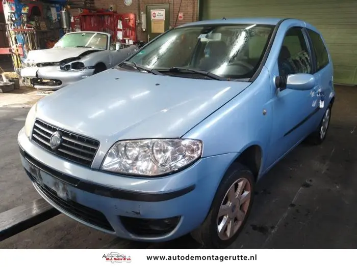 Fiat Punto Punto 1.4 16V Shine 4
