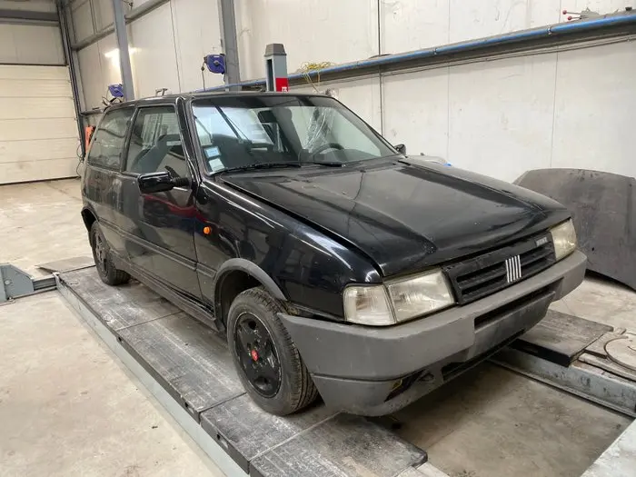 Fiat  Uno 1.4 i.e Turbo 2