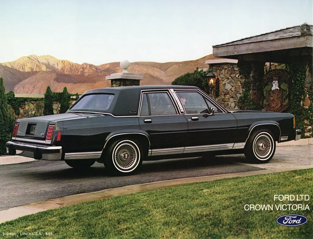 Ford Crown Victoria Crown Victoria 4.6 LTD 5