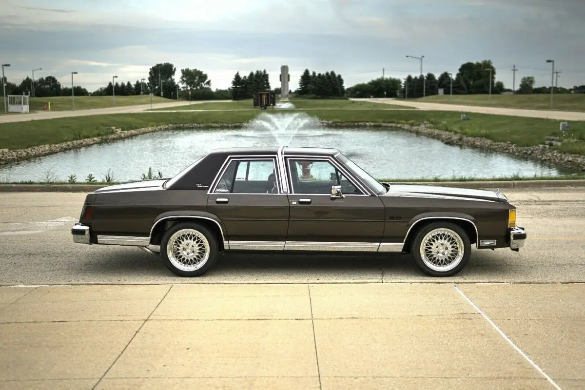 Ford Crown Victoria Crown Victoria 4.6 LTD 4