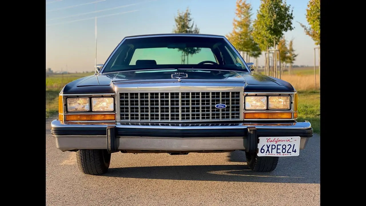 Ford Crown Victoria Crown Victoria 4.6 LTD LX 4