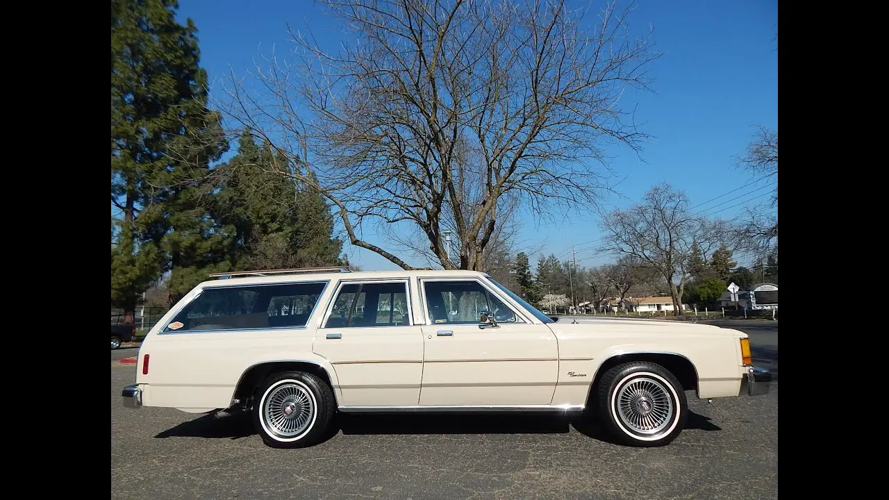 Ford Crown Victoria Crown Victoria 4.9 LTD 4