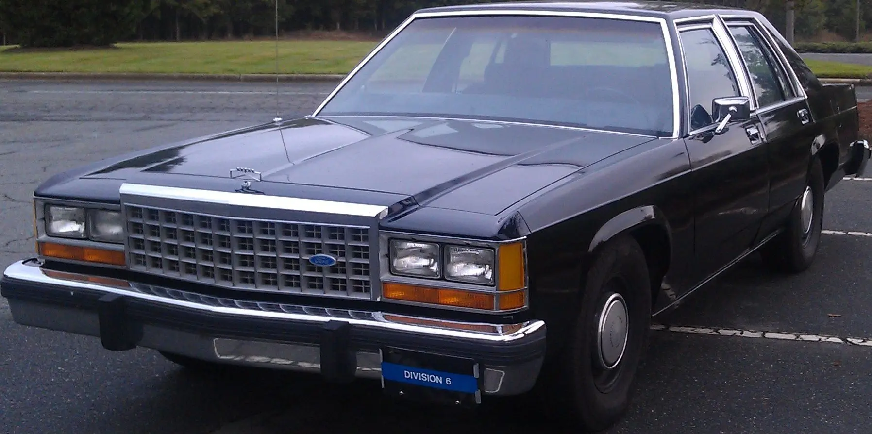 Ford Crown Victoria Crown Victoria 4.6 LTD 5