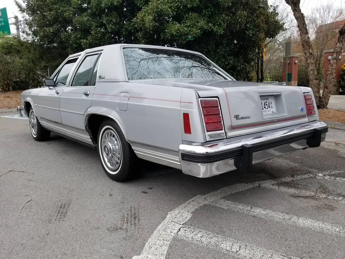 Ford Crown Victoria Crown Victoria 4.6 LTD LX 3