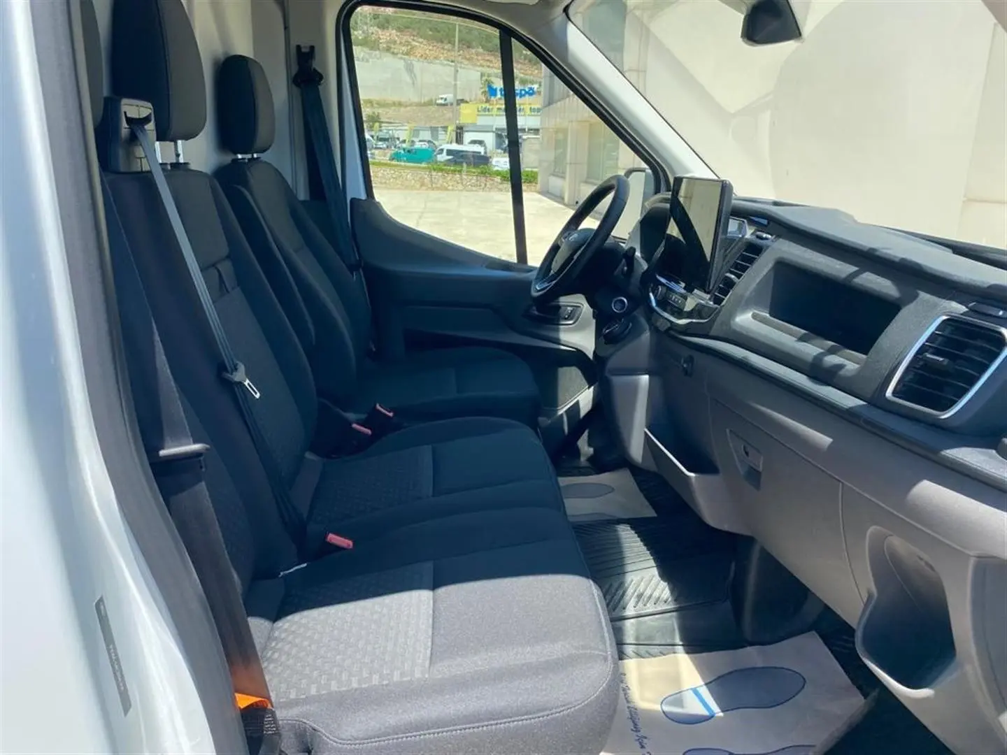 Ford  e-Transit 350 L Deluxe 198KW 5