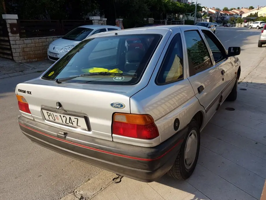 Ford Escort Escort 1.3 CLX 5