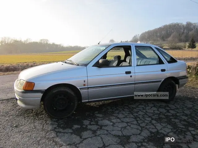 Ford Escort Escort 1.3 Ghia 4