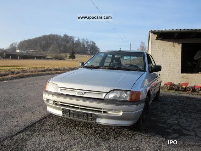 Ford Escort Escort 1.3 Ghia 6