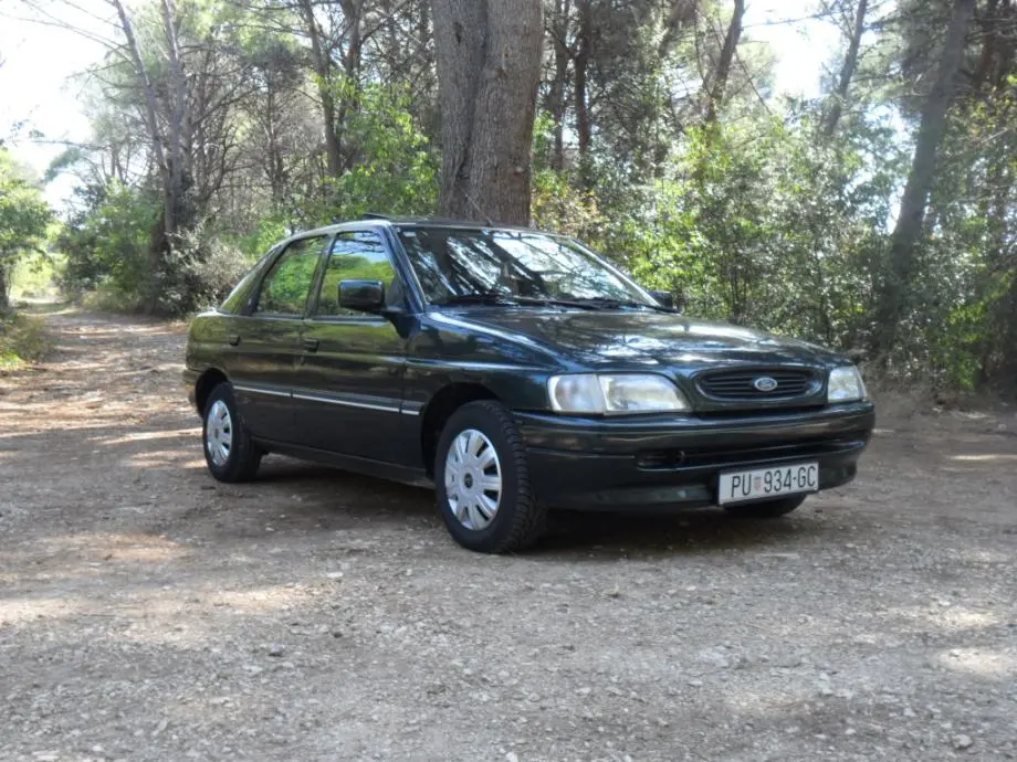 Ford Escort Escort 1.4 CLX 6