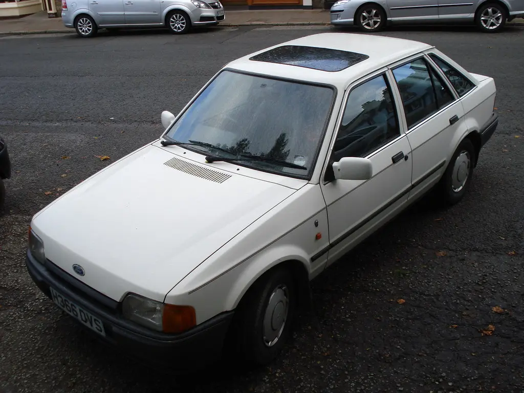 Ford Escort Escort 1.6 Ghia 2