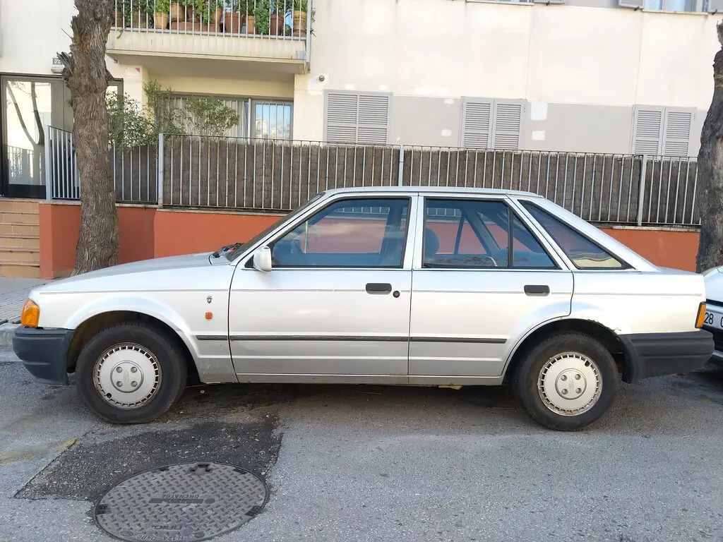 Ford Escort Escort 1.6 Ghia 6
