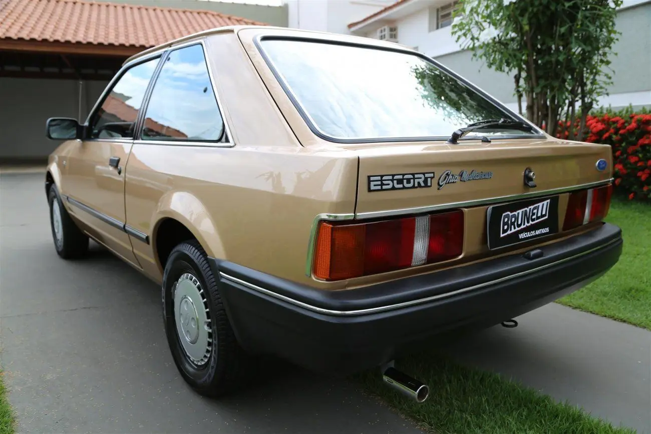 Ford Escort Escort 1.6 Ghia 4
