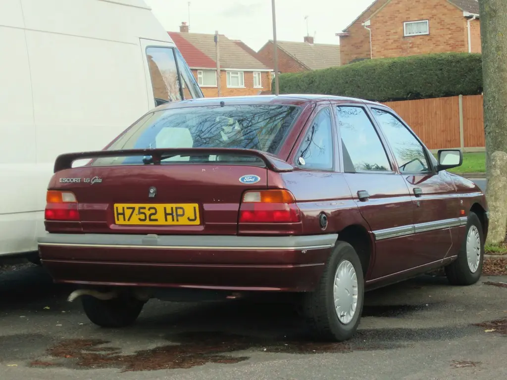 Ford Escort Escort 1.6 Ghia 4