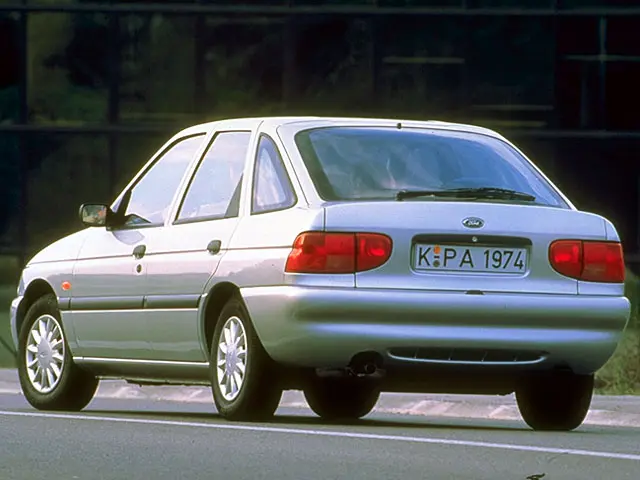 Ford Escort Escort 1.8 16V Ghia 6