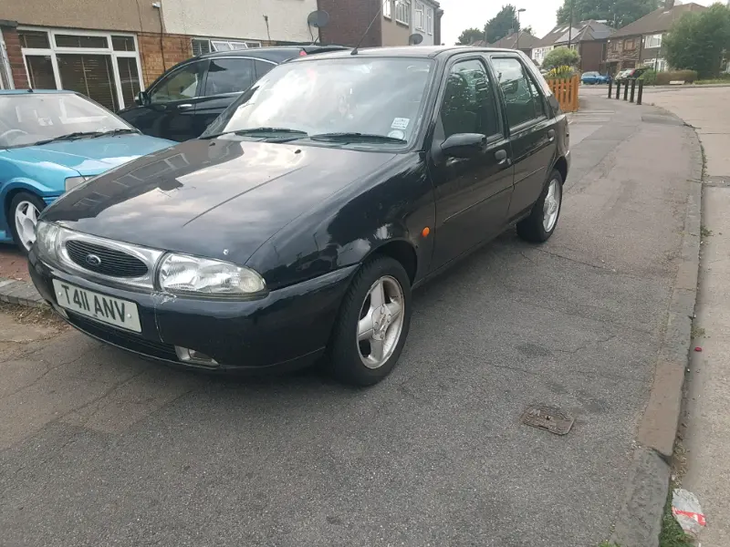 Ford Fiesta Fiesta 1.3 Ghia 6