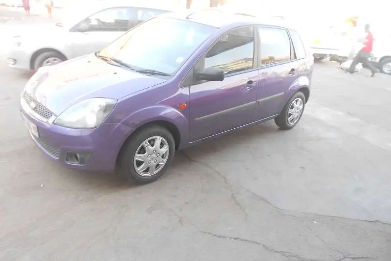Ford Fiesta Fiesta 1.4i Collection 6